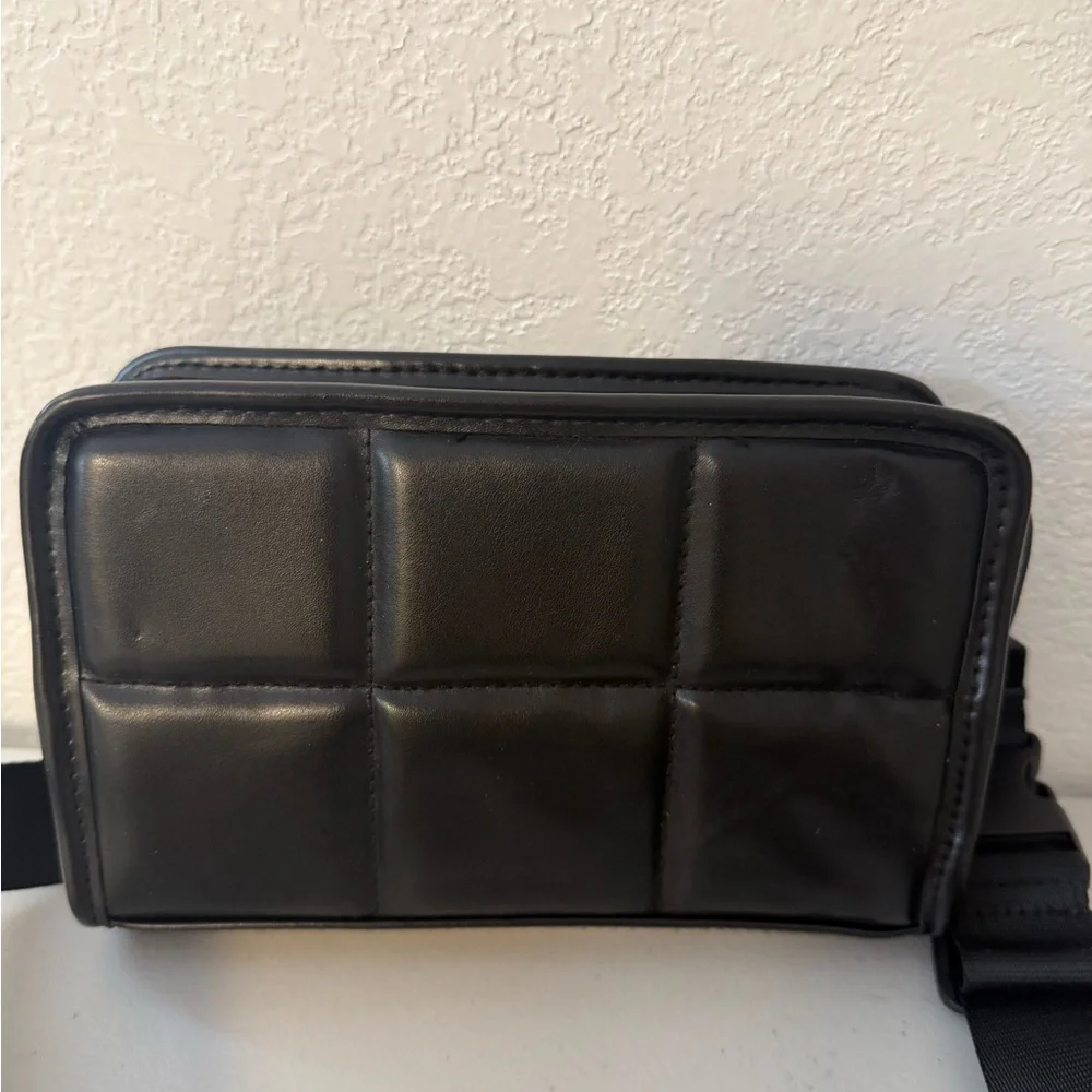 Amanda Uprichard Black Puffy Belt Bag Quilted Chocolate Bar Crossbody-black